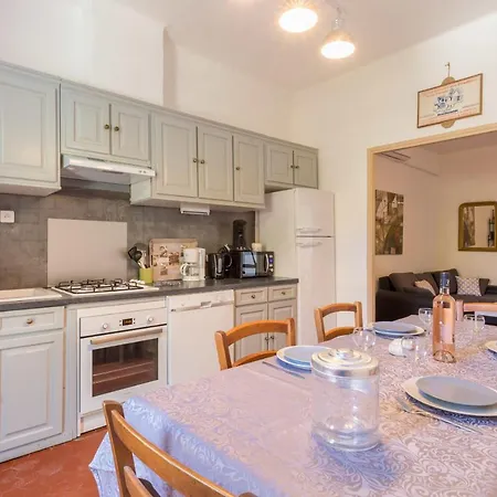 Le Mas, Maison Au Charme Provencale Idealement Situee Entre Et Vignes Holiday home Hyeres