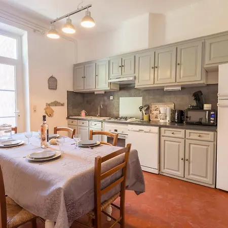 Holiday home Le Mas, Maison Au Charme Provencale Idealement Situee Entre Et Vignes Hyeres